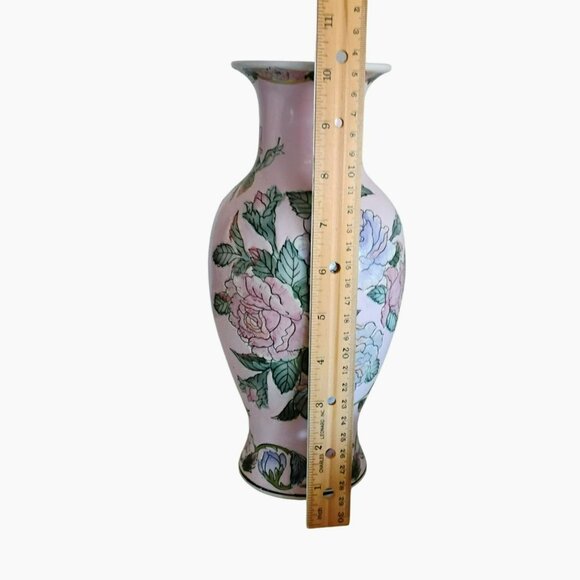 Vintage Toyo Porcelain Famille Rose Vase, Pink Embossed Floral Flowers Macau 10" - Picture 3 of 9